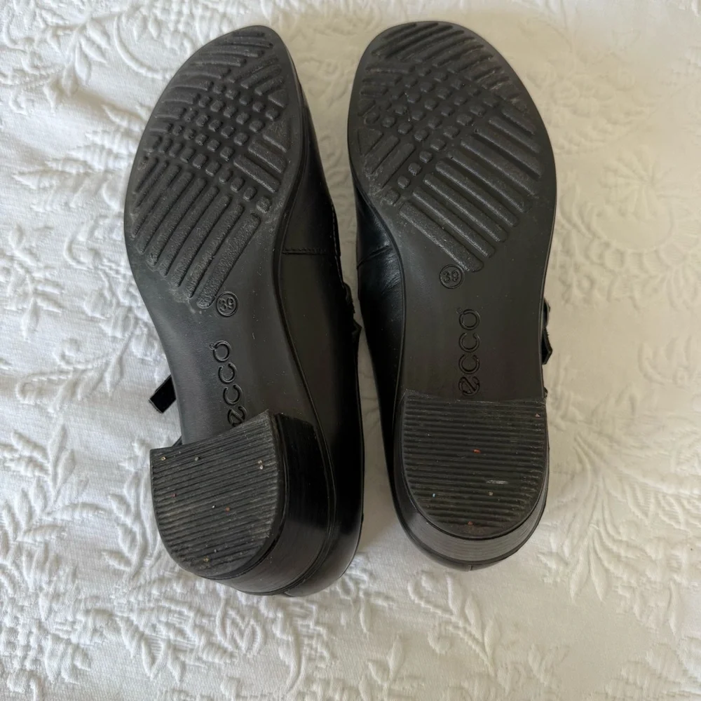 Ecco Black Pearl Mary Jane Strap shoes size US 8